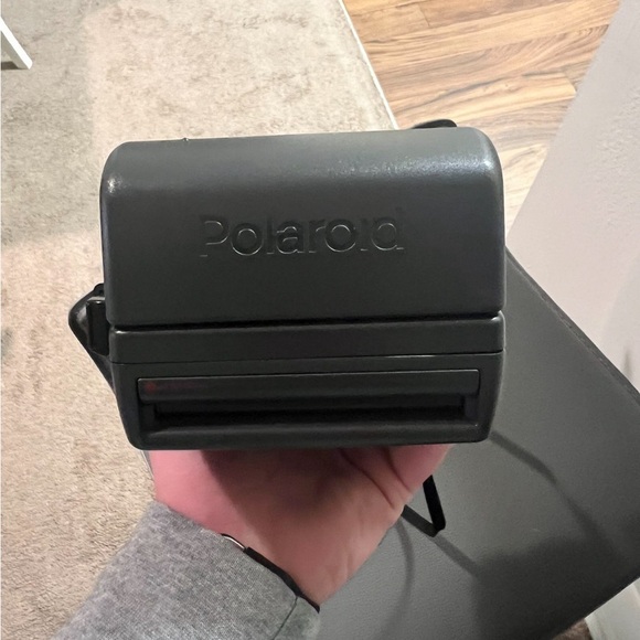 Vintage Polaroid 600 Camera - Picture 2 of 2